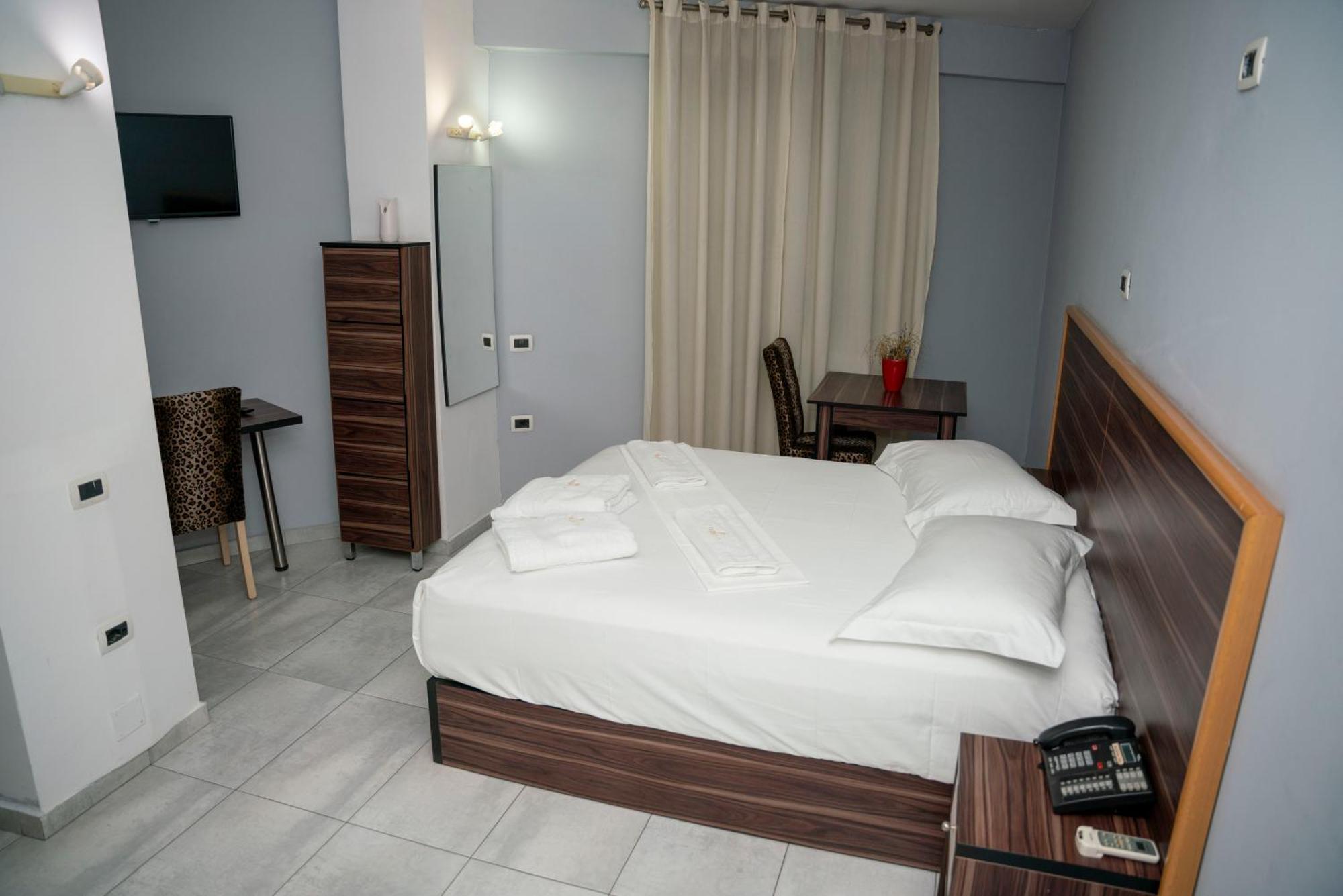 Hotel Pernoca Durrës Zewnętrze zdjęcie