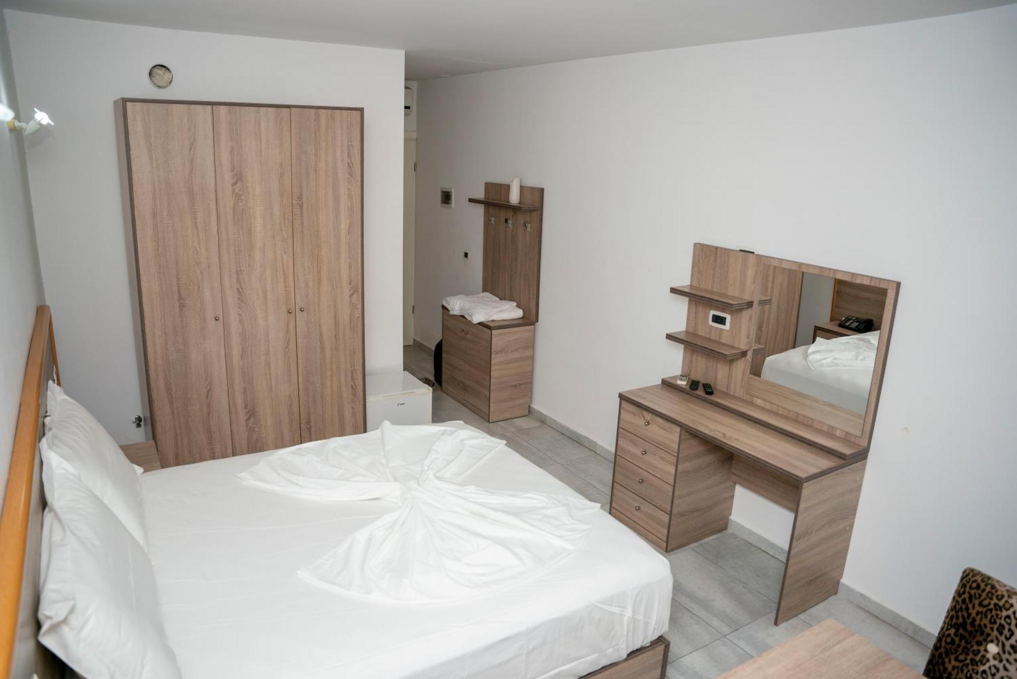 Hotel Pernoca Durrës Zewnętrze zdjęcie