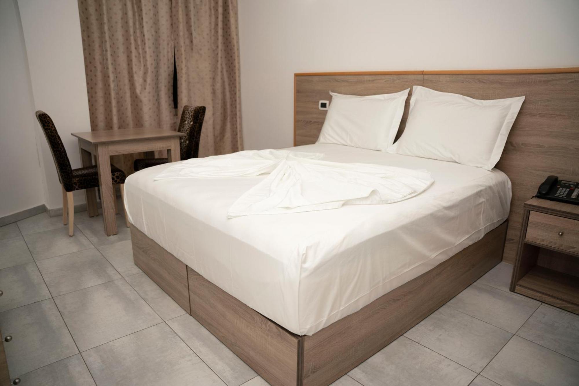 Hotel Pernoca Durrës Zewnętrze zdjęcie