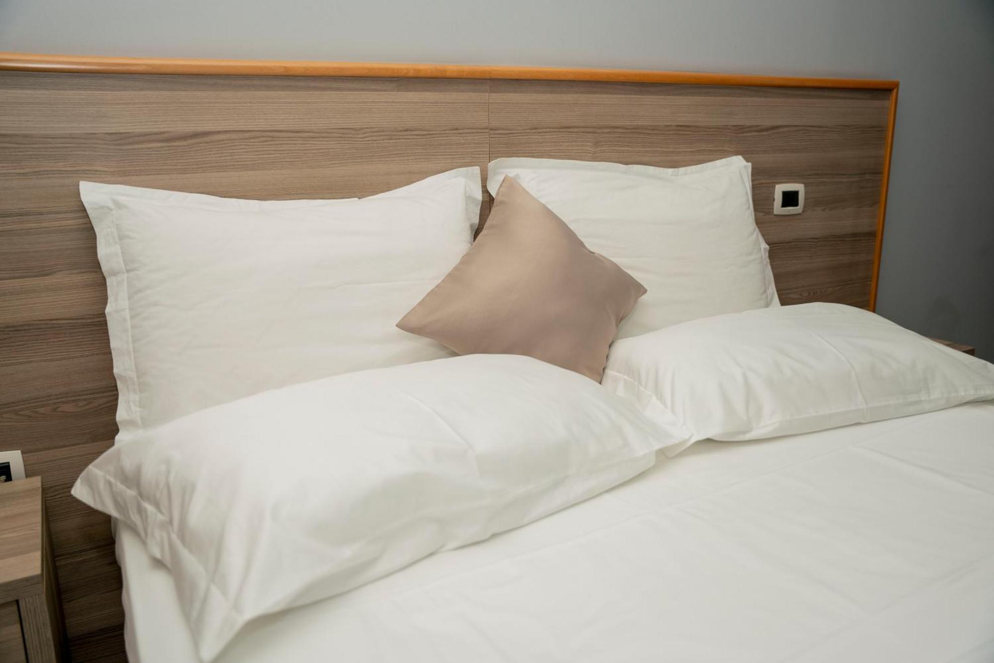 Hotel Pernoca Durrës Zewnętrze zdjęcie