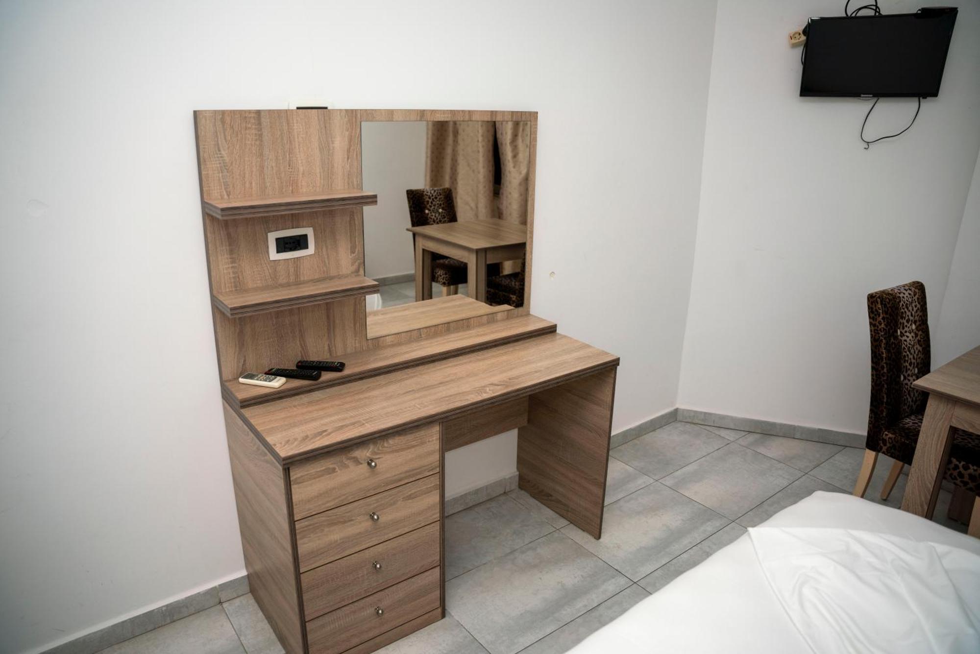Hotel Pernoca Durrës Zewnętrze zdjęcie