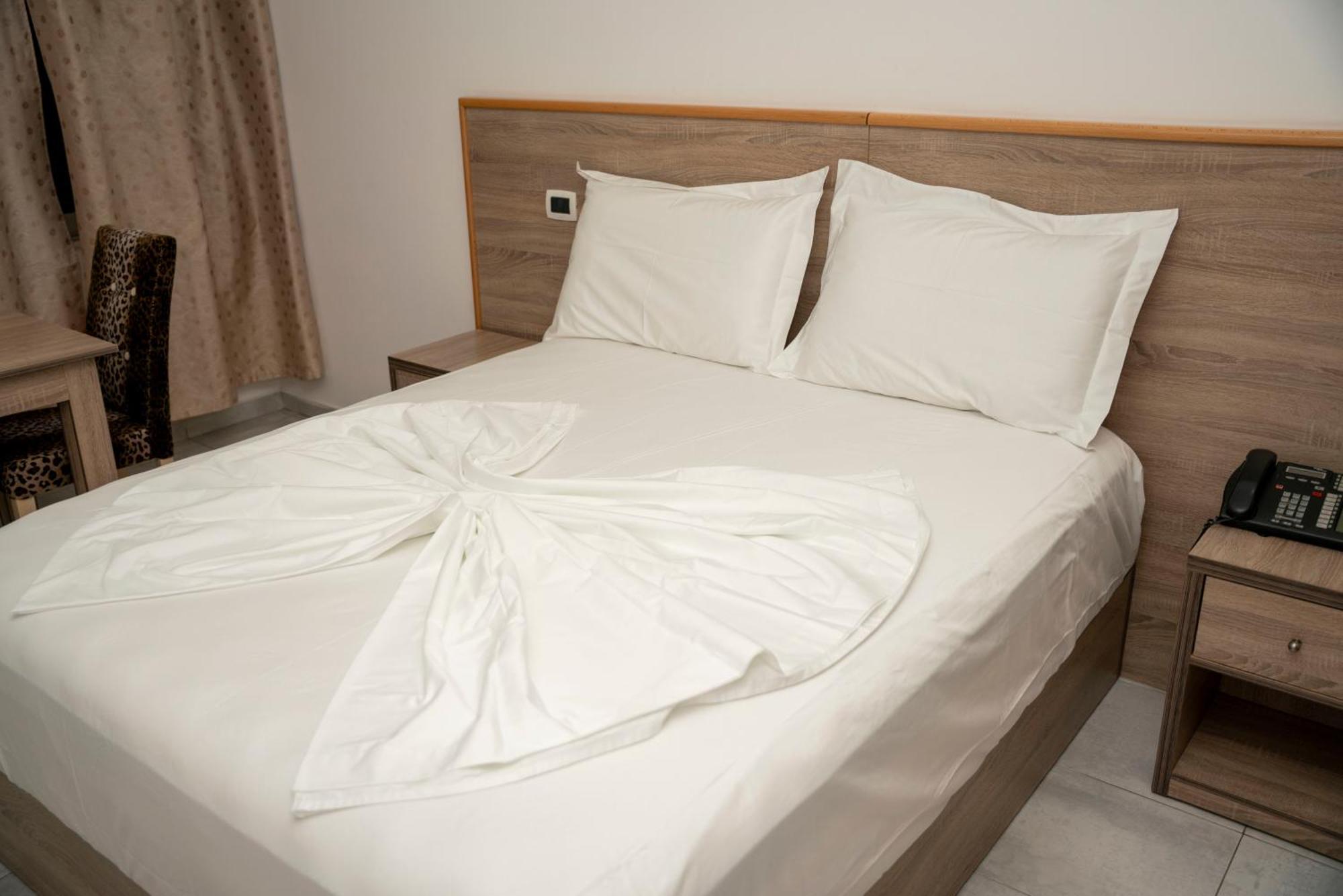 Hotel Pernoca Durrës Zewnętrze zdjęcie